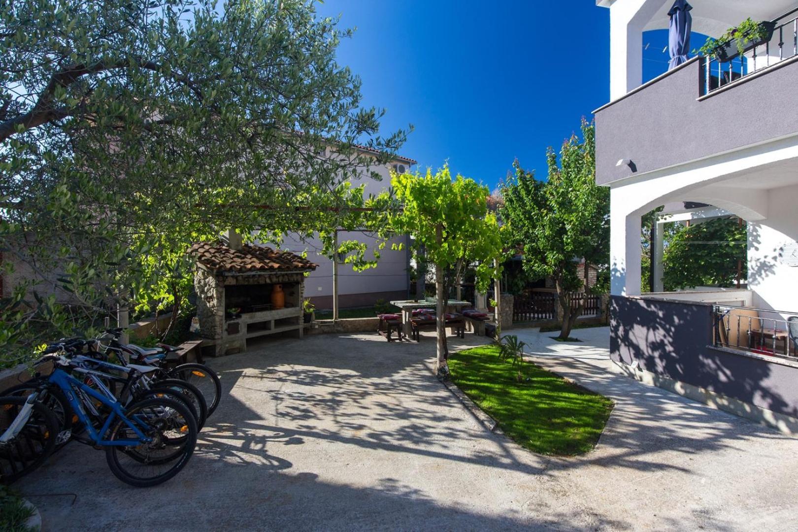 Charming Apartments Dodo Krk Town Exterior photo
